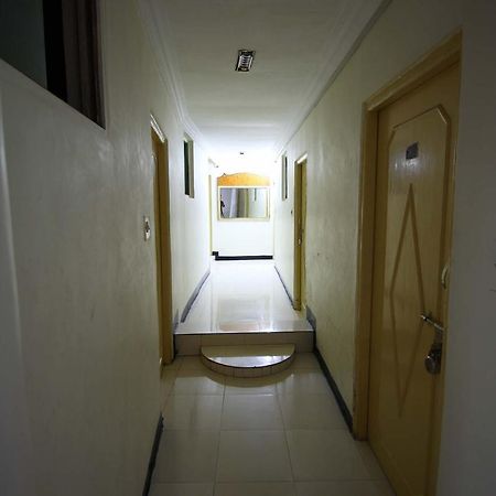 Oyo Hotel Blue Diamond Αχμπανταμπάντ Εξωτερικό φωτογραφία