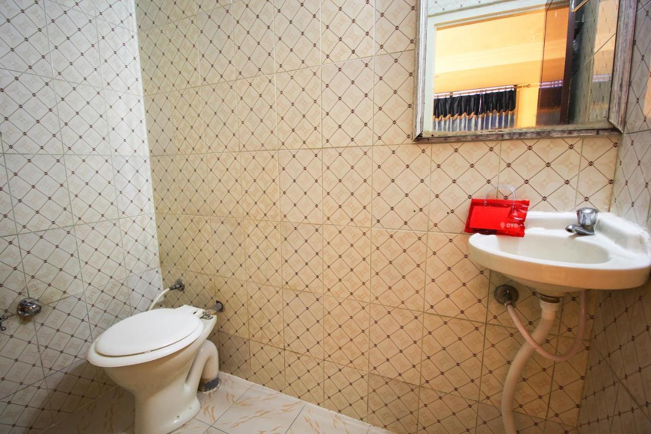 Oyo Hotel Blue Diamond Αχμπανταμπάντ Εξωτερικό φωτογραφία