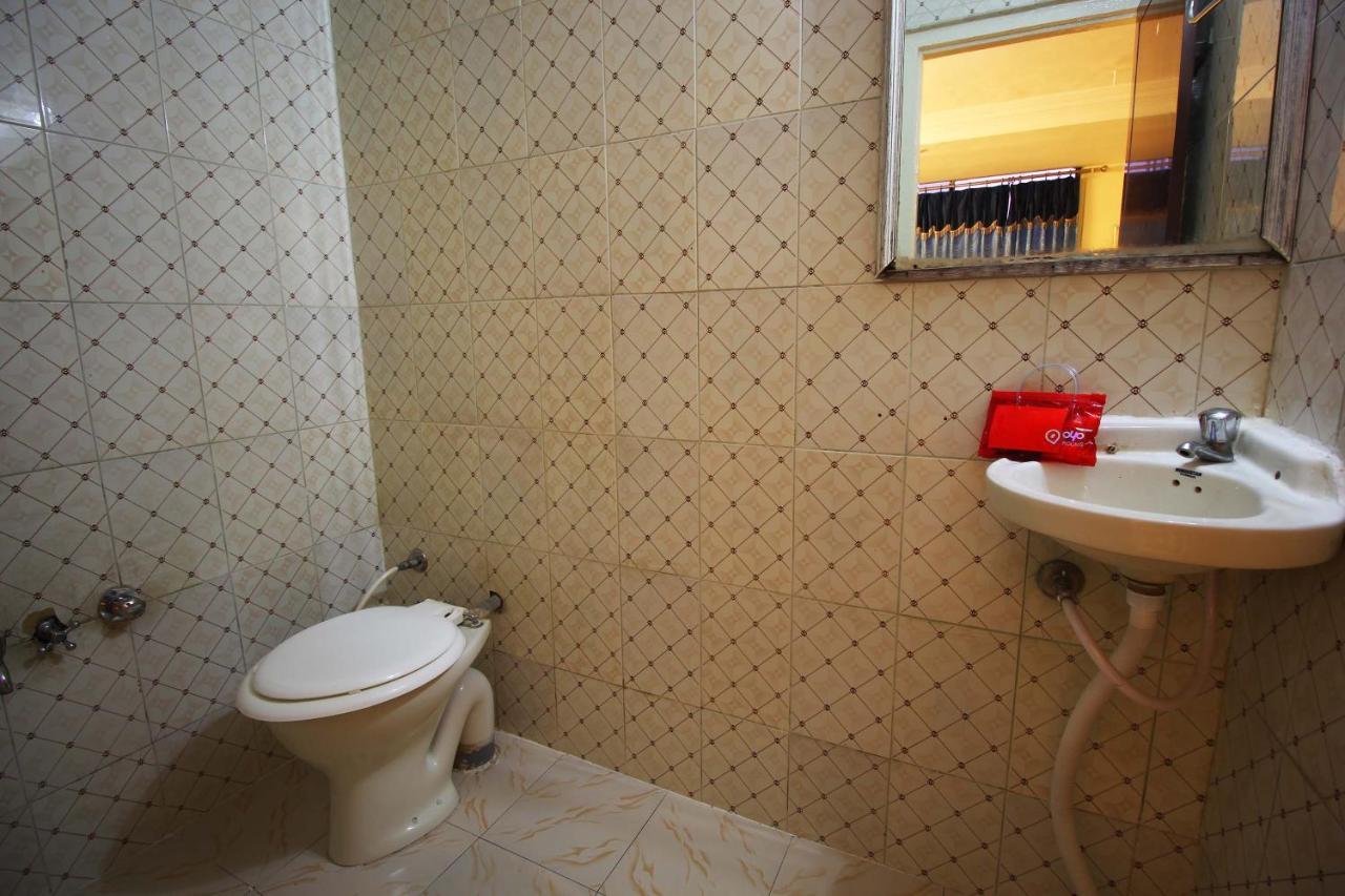 Oyo Hotel Blue Diamond Αχμπανταμπάντ Εξωτερικό φωτογραφία