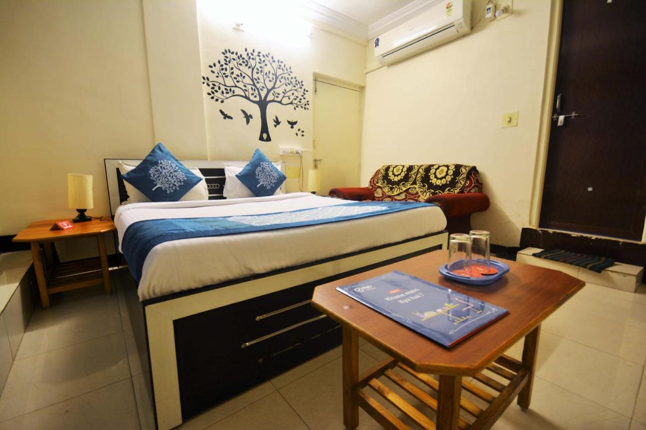 Oyo Hotel Blue Diamond Αχμπανταμπάντ Εξωτερικό φωτογραφία