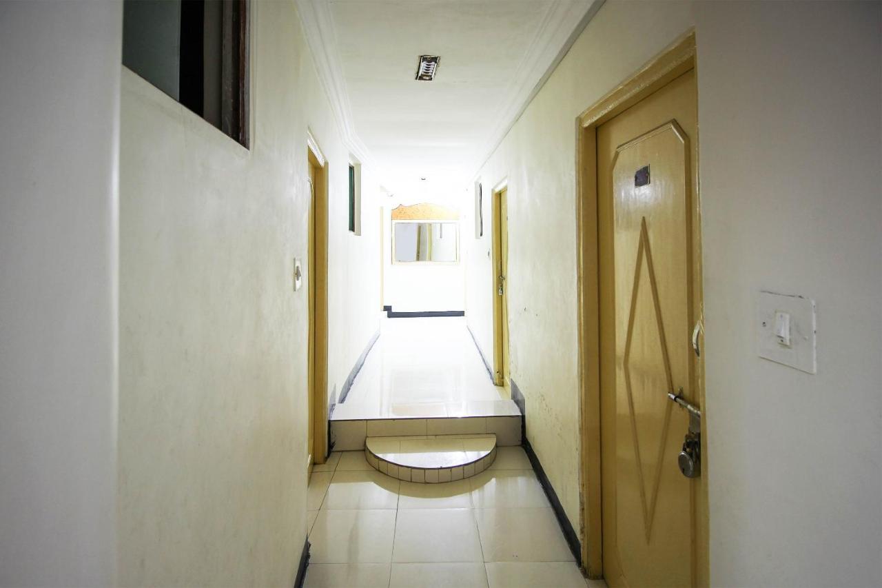 Oyo Hotel Blue Diamond Αχμπανταμπάντ Εξωτερικό φωτογραφία